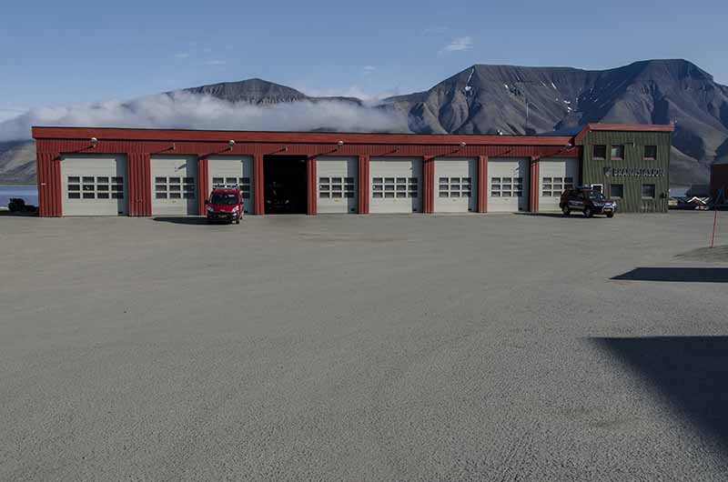 09 - Noruega - islas Svalbard - isla de Spitsbergen - Longyearbyen - cuartel de bomberos